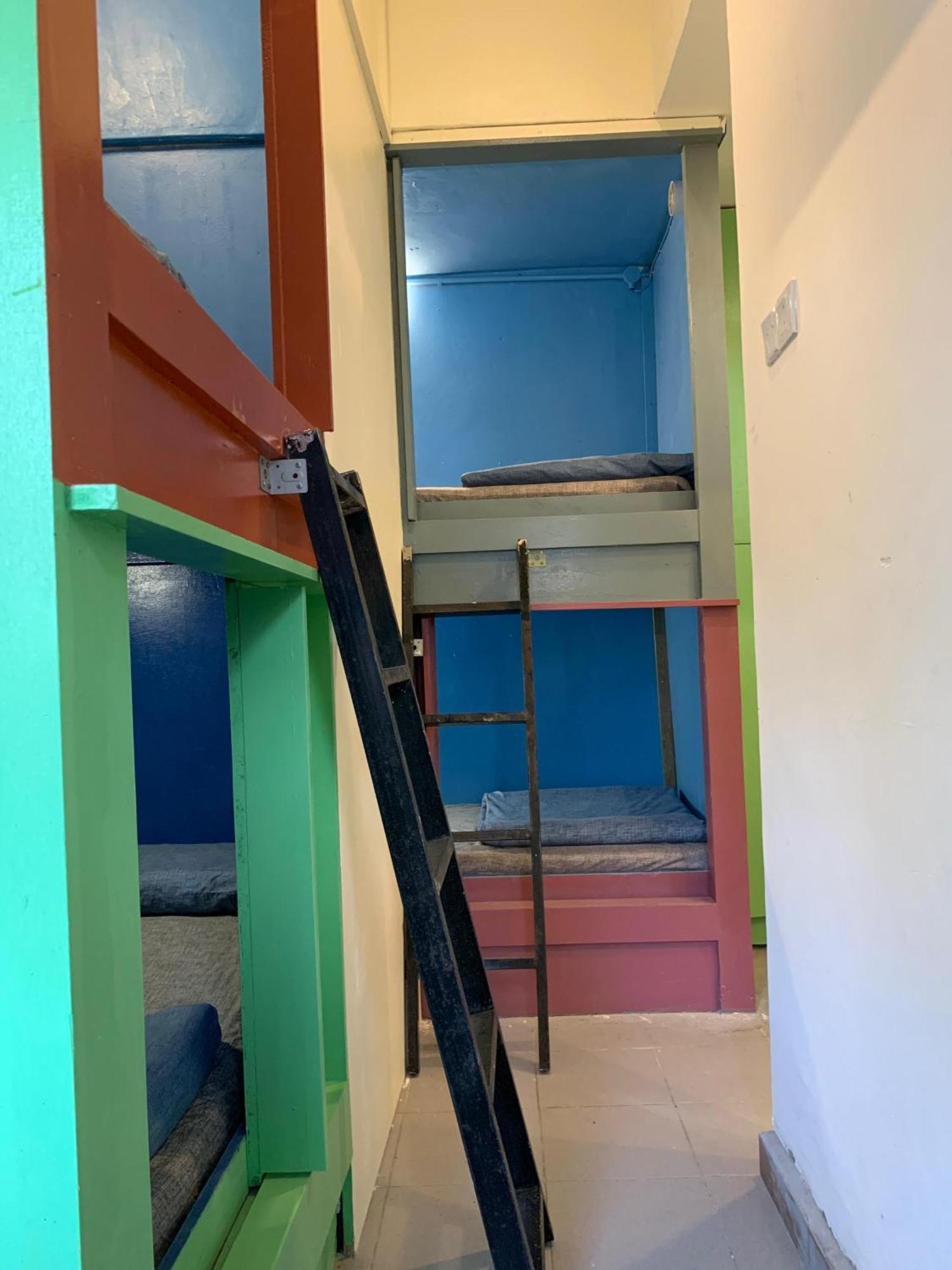 Bestow Capsule Hostel Kuala Lumpur Extérieur photo